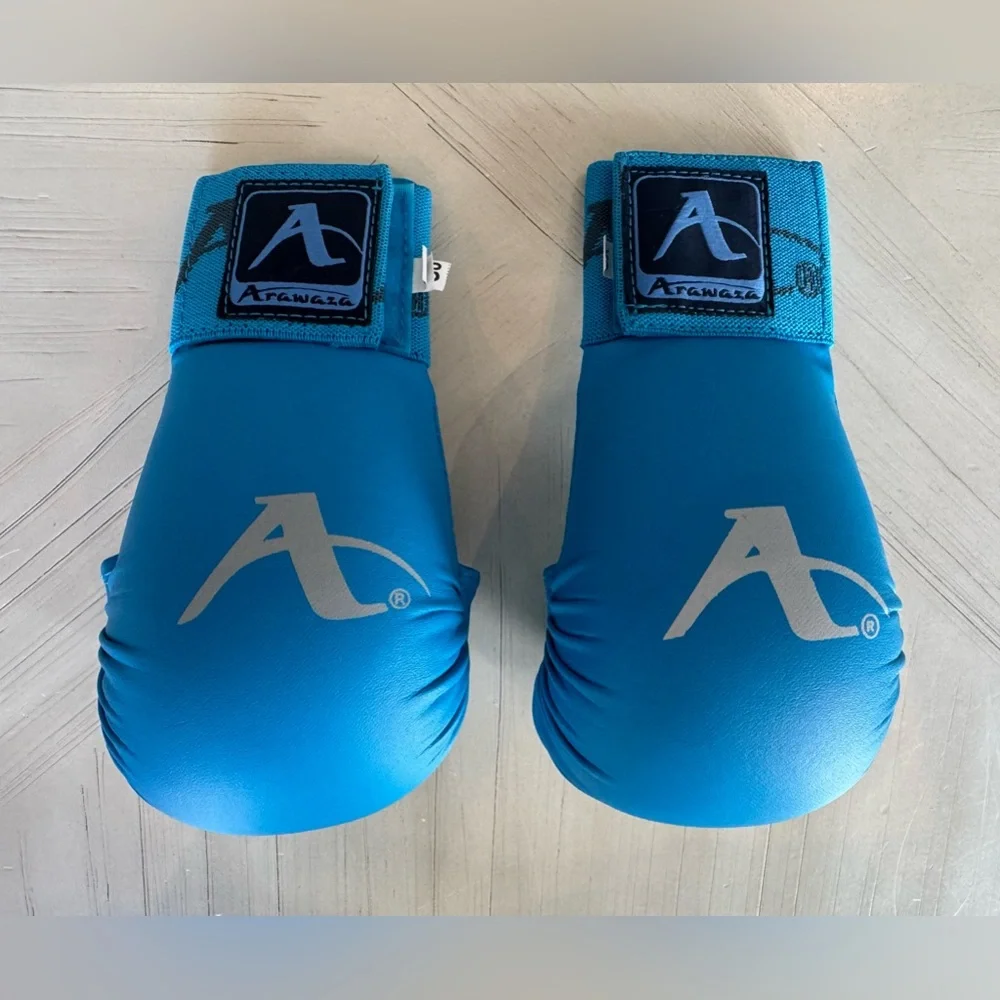 ARAWAZA Martial Arts Youth Fist Gear / Gloves – Blue, Size XS